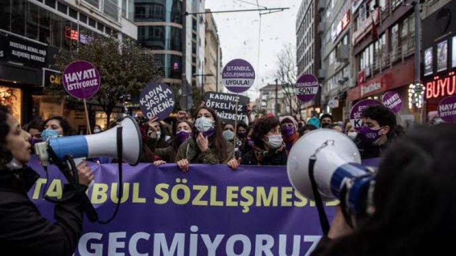 Sale Turquía del Convenio de Estambul; tratado contra la violencia machista