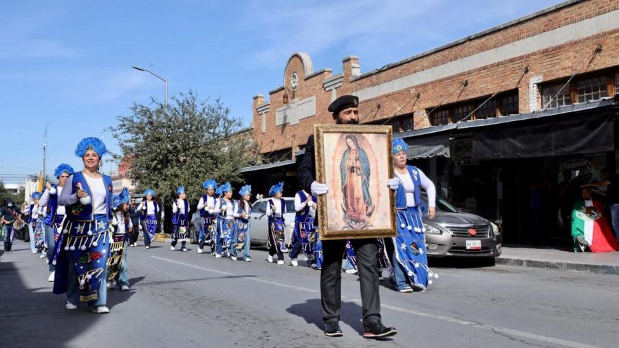 Une la Rosa de Plata a México, Canadá u Estados Unidos
