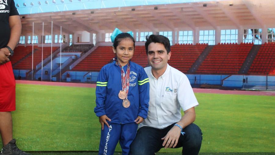 Comunidad deportista celebr&oacute; el 79 Aniversario de la fundaci&oacute;n del Estadio Marte R. G&oacute;mez  