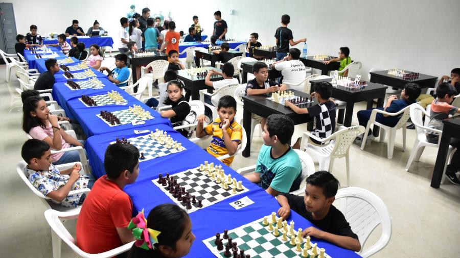 Con diversos programas y acciones, Sistema DIF Reynosa contribuye al fortalecimiento familiar 