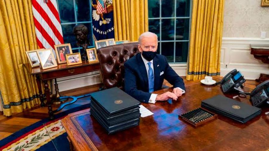 Texas demanda a administración de Biden por exigir que trabajadores de salud se vacunen contra el covid-19