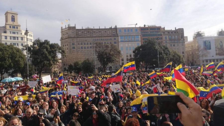 Expresan apoyo a Guaidó en Barcelona