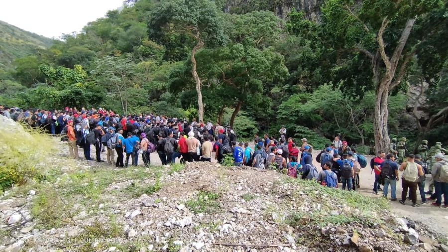 Rescatan en Chiapas a migrantes de un campamento clandestino