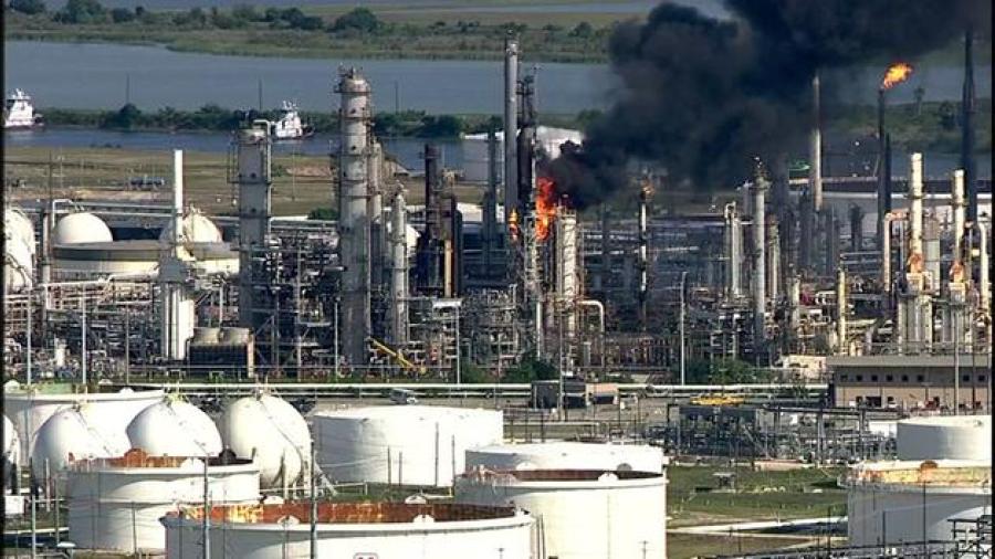 Reportan explosión en Refinería de Valero en Texas