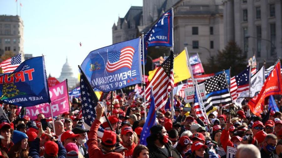 Trump se unió a marcha en Washington a favor de él mismo