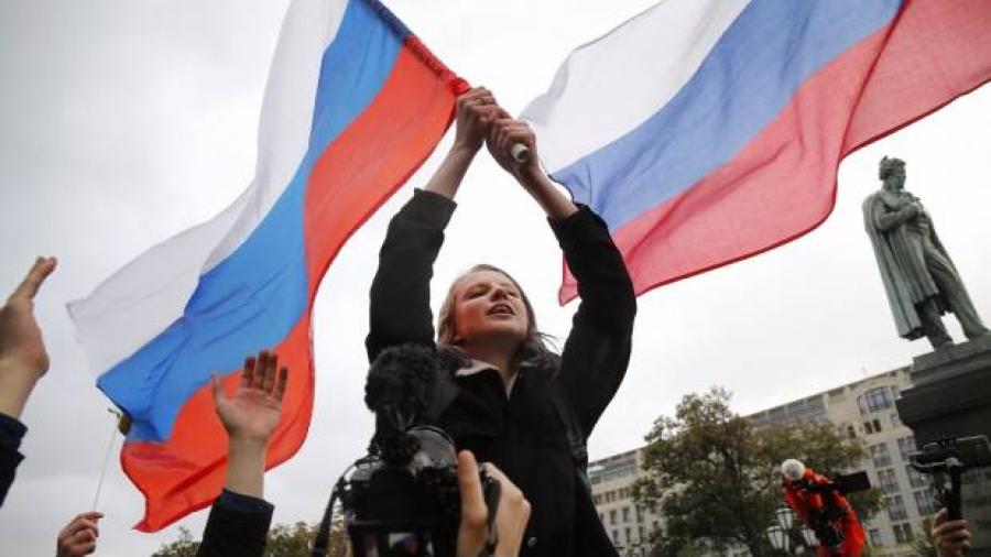 En Rusia protestan contra Putin en su cumpleaños 65