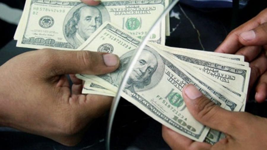 En 18.20 pesos se vende el dólar en el AICM