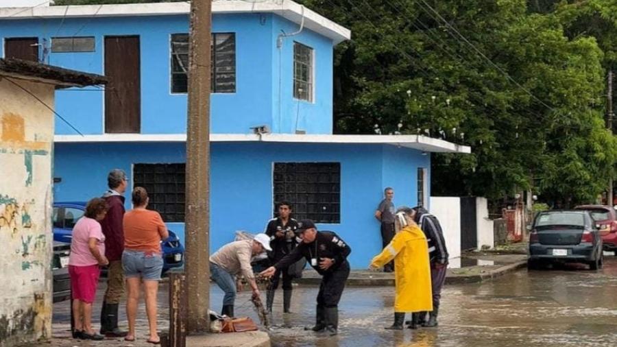 Apoyó Guardia Estatal con traslado a personas en la zona sur