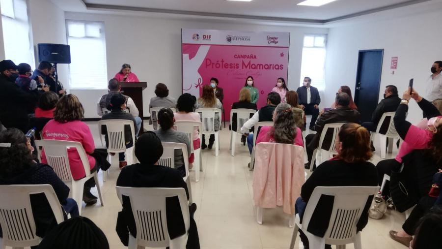 Entregan DIF prótesis mamarias