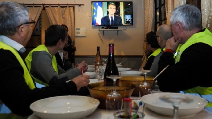 Macron anunció medidas para frenar las protestas de los “chalecos amarillos”
