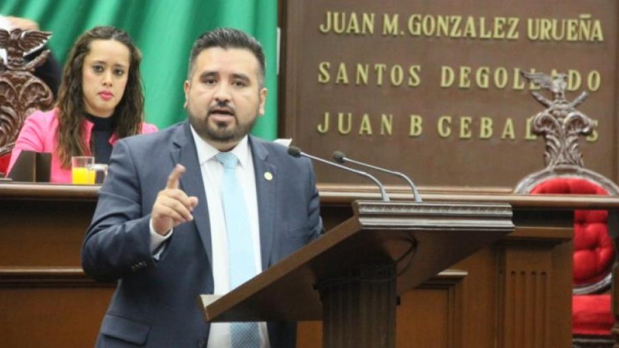 Asesinan a diputado del PRD en Michoacán 