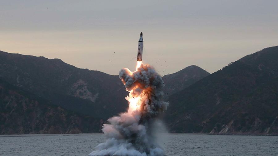 Corea del Norte Lanza misil balístico al mar de Japón