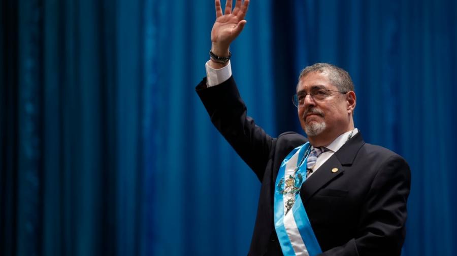 Bernardo Arévalo asume como presidente de Guatemala