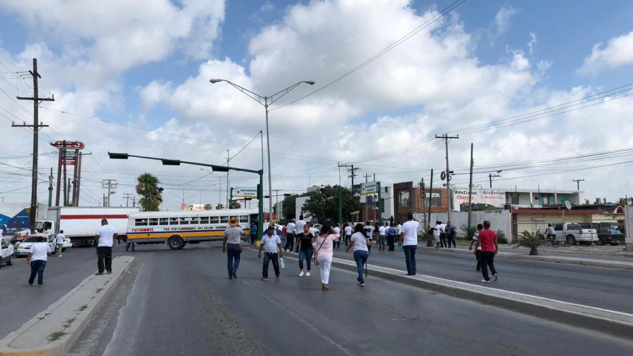 Asegura regidor que están buscando soluciones para los taxistas 