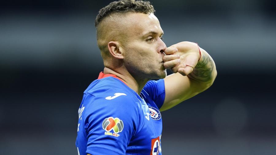 ¡Imparables! Cruz Azul vence a Chivas en casa e iguala récord de victorias en liga