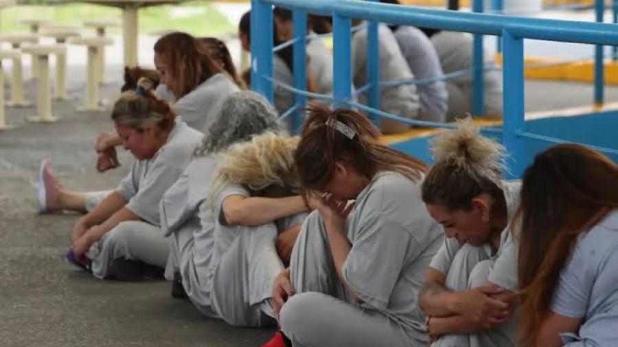 Mujeres en penales sufren m&aacute;s vulneraci&oacute;n de sus derechos humanos: Olivia Lemus