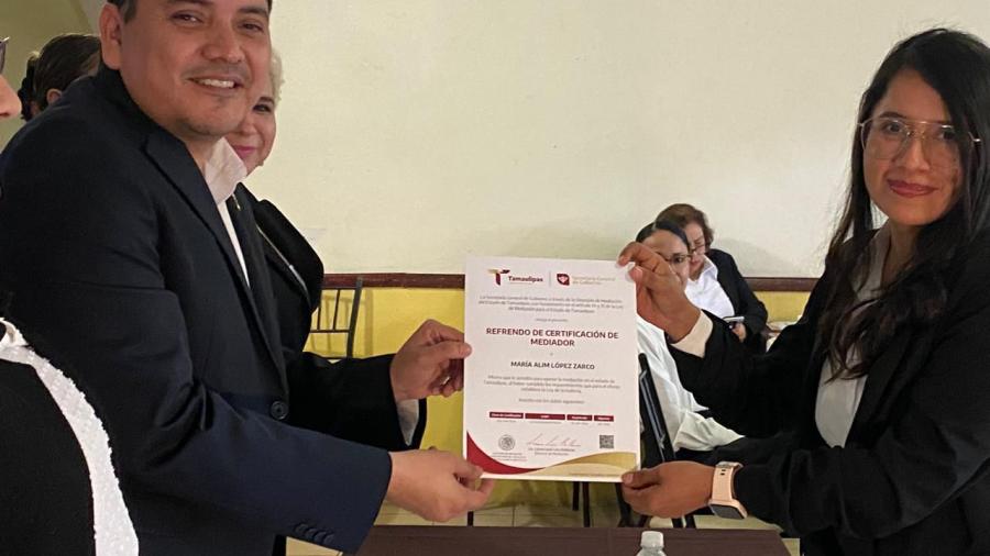 Entrega Dirección de Mediación 15 certificados a Barra de Abogadas en Tamaulipas