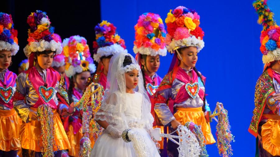 Viven Neolaredenses tarde de danza y teatro con Festival Internacional de la Costa del Seno Mexicano