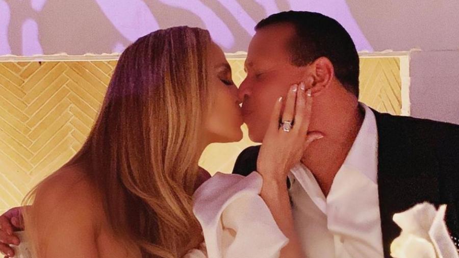 JLo y Alex Rodríguez compartieron fotos de su fiesta de compromiso