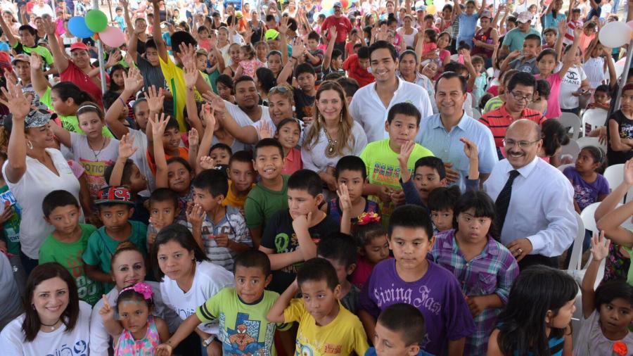 Festejan miles de niños su día con Maki