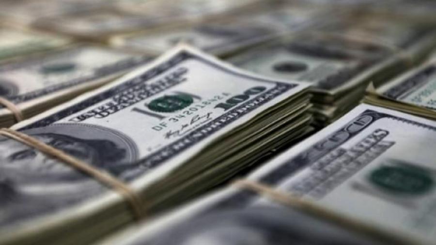 Dólar cotiza a la venta en 19.10 pesos en casas de cambio 