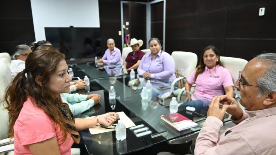 Se reúne secretario de Desarrollo Rural con mujeres ganaderas