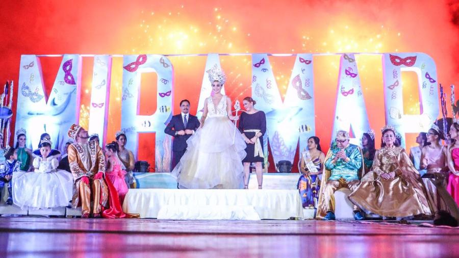 Coronan a los Reyes del Carnaval Playa Miramar 2018