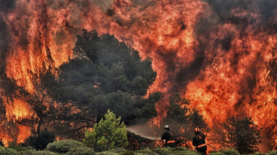 Lluvias inundan Grecia tras los incendios