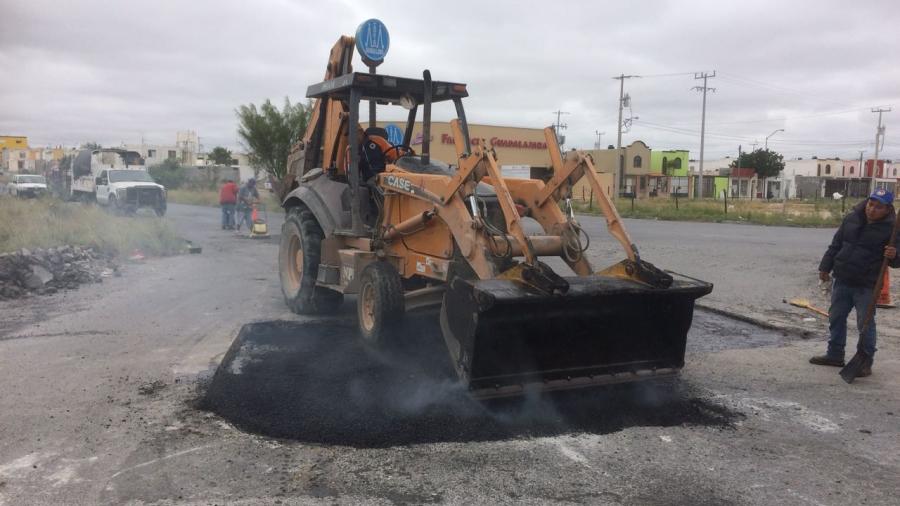 Intensifican labores de bacheo