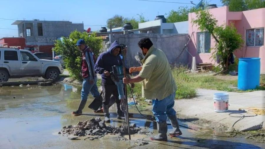 Reparó COMAPA fugas de agua potable en Riveras del Carmen 