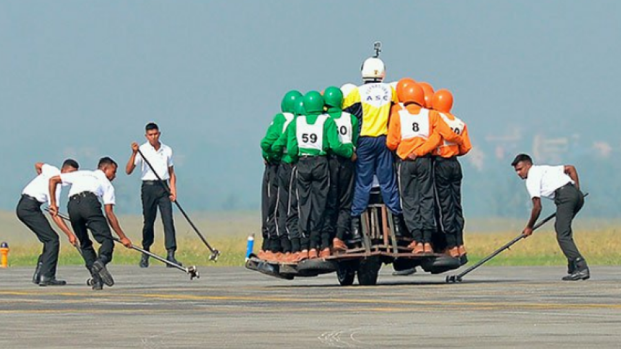 India rompe récord Guinness de viajeros en motocicleta