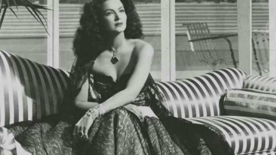 Exhibirán vestuario de María Félix en Museo del Noreste