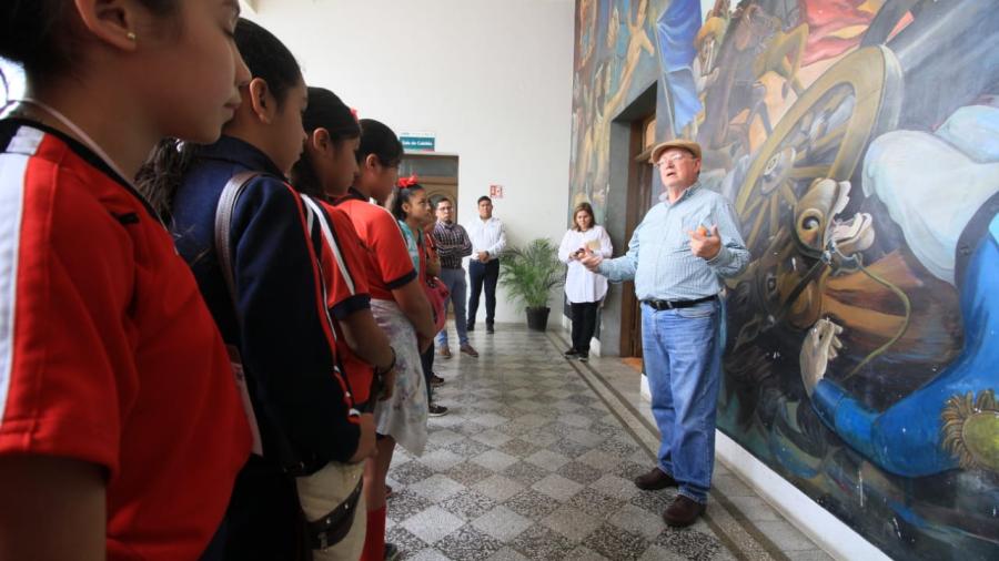 Visitan alumnos de la zona rural de Victoria el Congreso del Estado