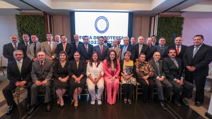 Reconoce alcaldesa labor de Colegio de Notarios en toma de protesta de Consejo Directivo 2023-2025