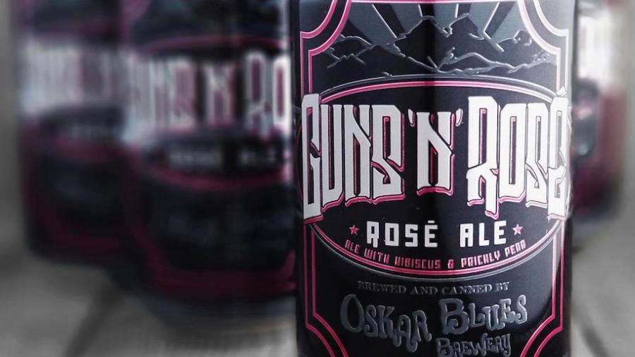 Demandan a cervecería que creó la marca 'Guns 'N' Rosé