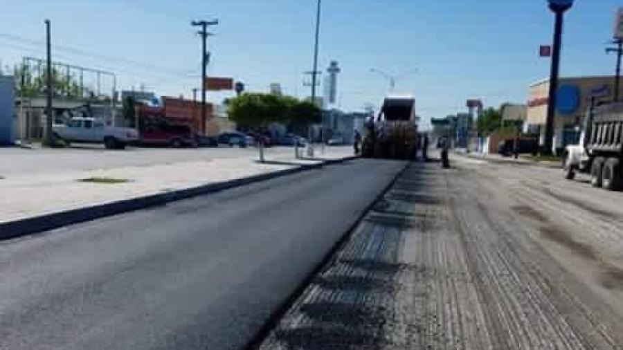 Continúa la rehabilitación de calles y avenidas en Matamoros 
