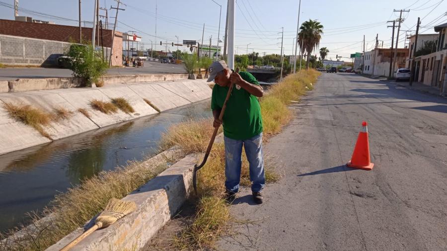 Atiende Gobierno de Reynosa limpieza del bulevar Fundadores