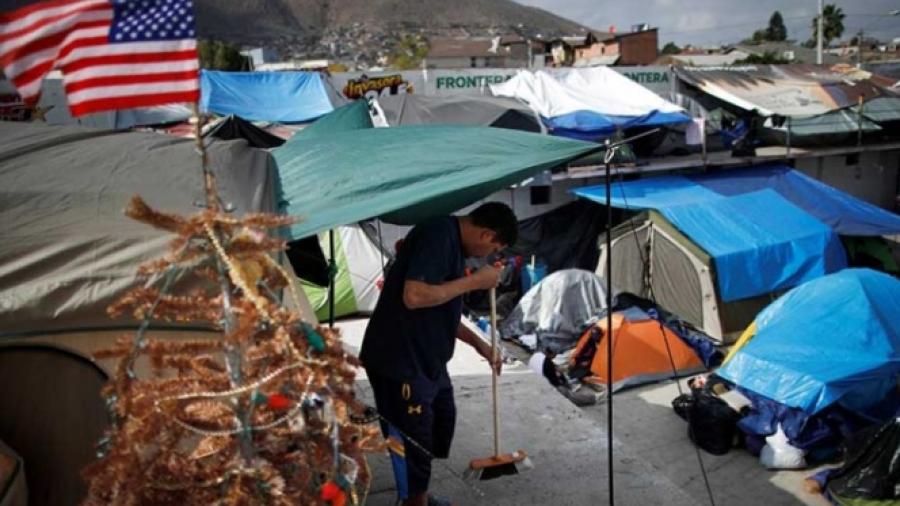 Migrantes permanecerán en México mientras termina proceso