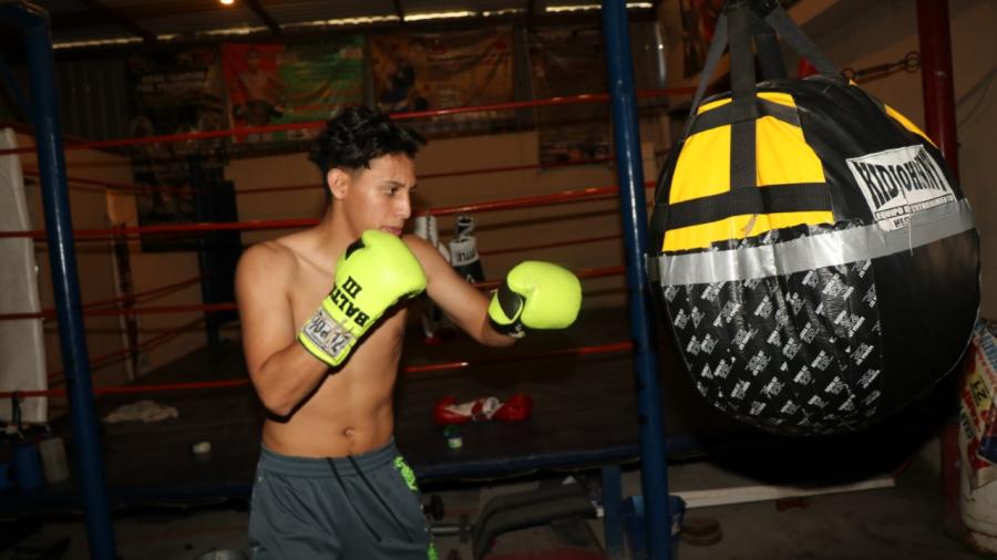 "Los Grandes Pasos Solo los Dan los Elegidos": B. Tercero