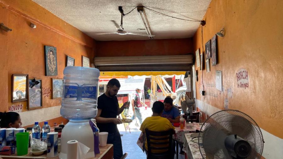 Afectan “apagones” a comerciantes