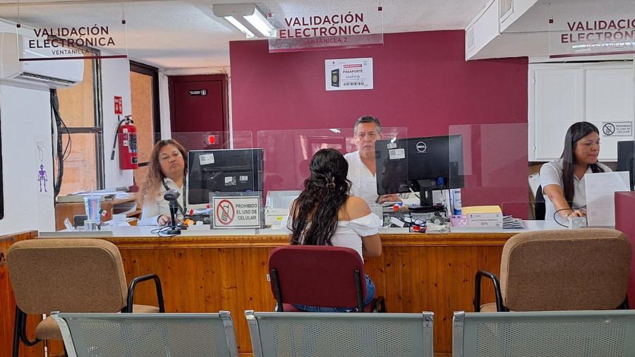 Aumenta solicitud de pasaportes por vacaciones de invierno