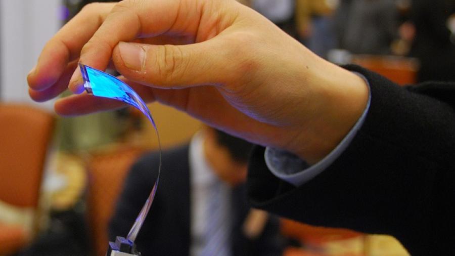 Samsung presentará la primera pantalla elástica