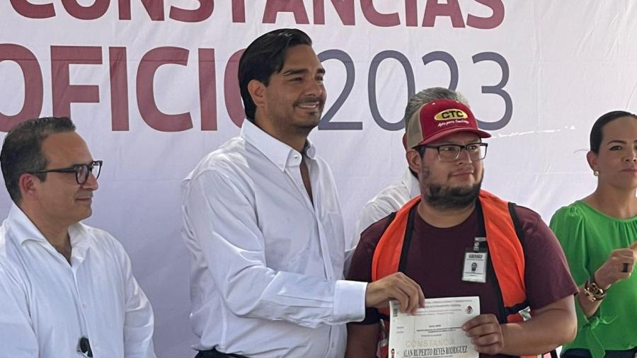 Gradúan 123 operadores de quinta rueda
