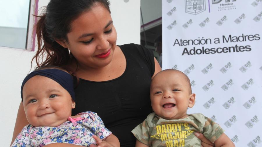 DIF Matamoros en apoyo de madres adolescentes