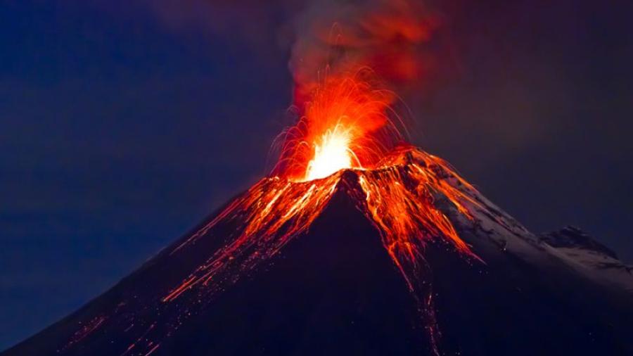 Explota volcán Merapi en Indonesia