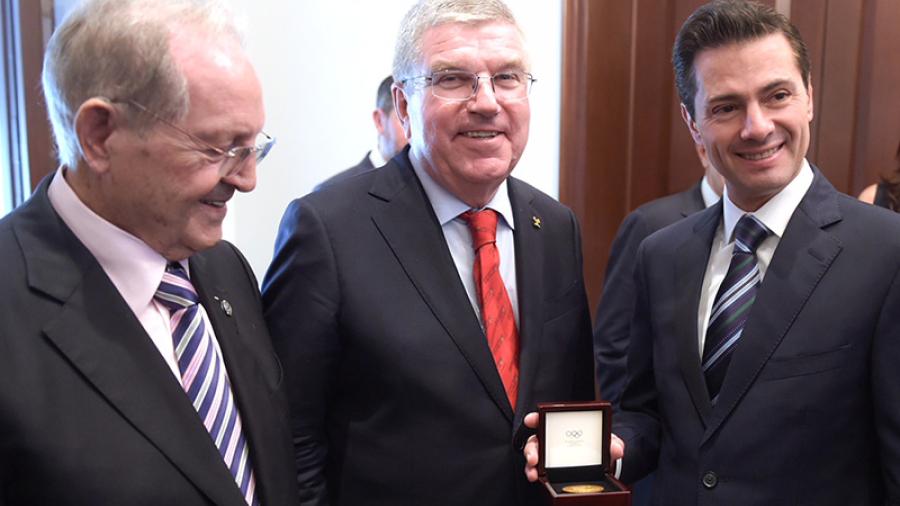 EPN recibe al presidente del COI