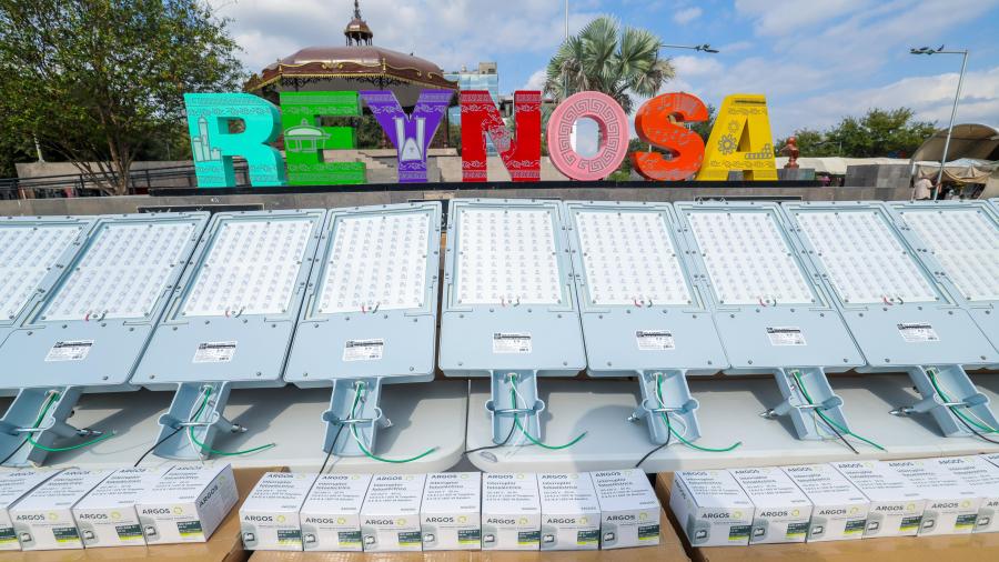 Instala Gobierno de Carlos Peña Ortiz 1,500 luminarias en Reynosa