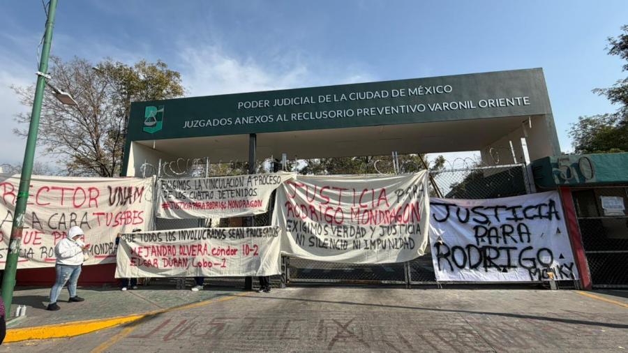 Vinculan a proceso a cuatro guardias por muerte de aficionado del Cruz Azul