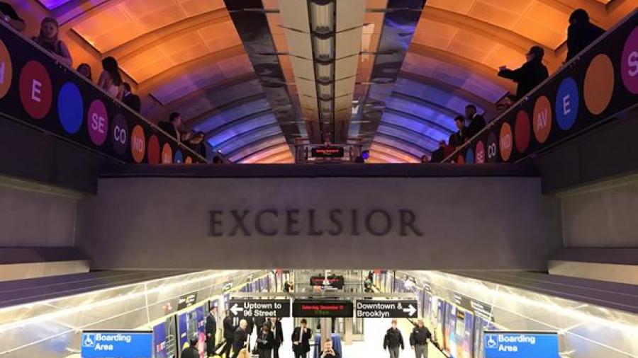 Inauguran línea del Metro en Nueva York tras 40 años de construcción