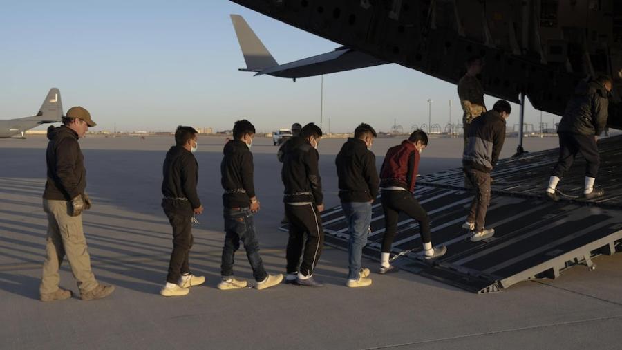 ‘EU nunca solicitó autorización para un vuelo sobre México con migrantes’: Segob responde